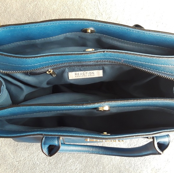 Kenneth Cole Reaction Purse - Picture 2 of 2